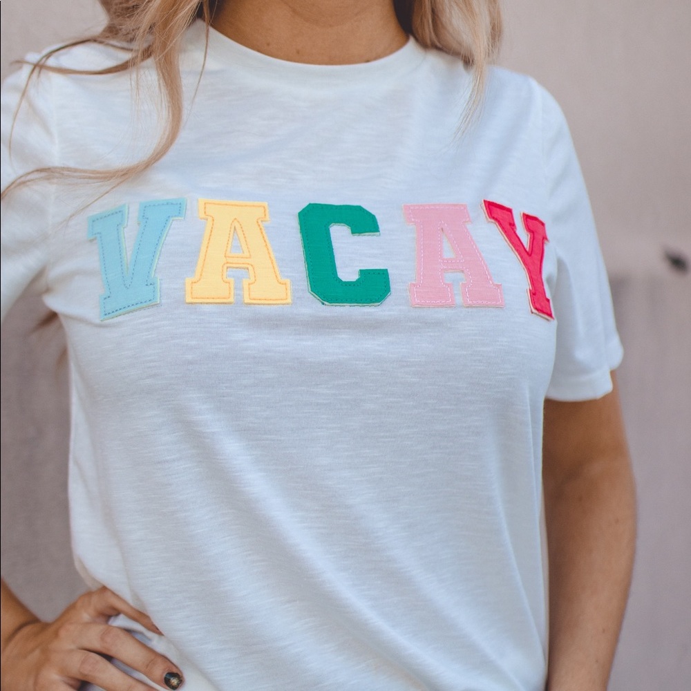 VACAY embroidered graphic tee